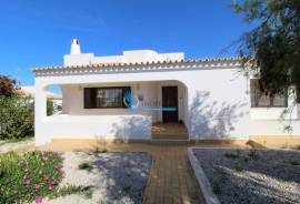 Single Story 2 Bedroom Villa with Extension Project, Swimming Pool and Excellent Location in Guia, Albufeira