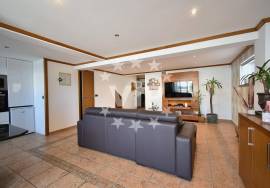 ALBUFEIRA - ELEGANT 3 BED TOWHOUSE INCLUDING A SEPARATE APARTMENT - COMMUNAL SWIMMING POOL