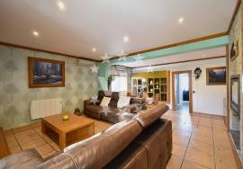 ALBUFEIRA - ELEGANT 3 BED TOWHOUSE INCLUDING A SEPARATE APARTMENT - COMMUNAL SWIMMING POOL