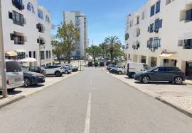 Quarteira Investment Apartment – Refurbished 2-Bedroom with Sea Views, Garage and Roof Terrace