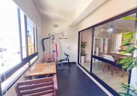 Quarteira Investment Apartment – Refurbished 2-Bedroom with Sea Views, Garage and Roof Terrace