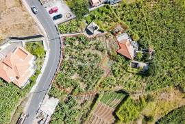 Exclusive Land in First Line of Construction