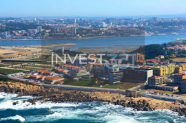 1+1 Bedroom Apartment in Canidelo: Stunning Views and Proximity to the Beach