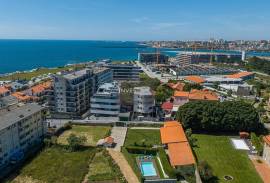 1+1 Bedroom Apartment in Canidelo: Stunning Views and Proximity to the Beach
