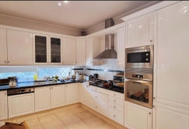 Algarve Refuge: 3 Bedroom Villa with Land and Pool in Boliqueime