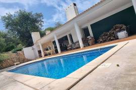 Algarve Refuge: 3 Bedroom Villa with Land and Pool in Boliqueime