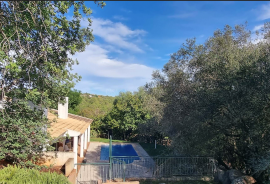 Algarve Refuge: 3 Bedroom Villa with Land and Pool in Boliqueime