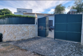 Algarve Refuge: 3 Bedroom Villa with Land and Pool in Boliqueime