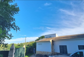 Algarve Refuge: 3 Bedroom Villa with Land and Pool in Boliqueime