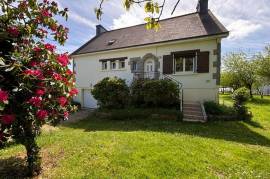 Houses for sale - 8 rooms - 142 m2 - PLOERMEL - (56800)