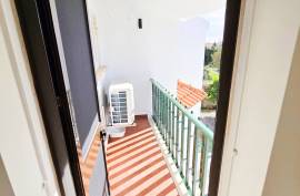 Modern, spacious T5 condominium with two pools & more