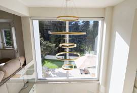 Modern, spacious T5 condominium with two pools & more