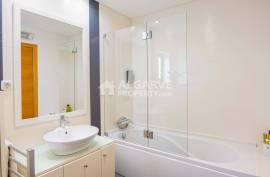 Top-Floor 3-Bedroom Apartment with Panoramic Views | Near Vilamoura* Top-Floor 3-Bedroom Apartment with Panoramic Views | Near Vilamoura*