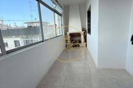 Bright 2 bedroom apartment with sea and mountain views