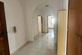 Bright 2 bedroom apartment with sea and mountain views