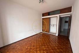 Bright 2 bedroom apartment with sea and mountain views