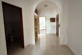Bright 2 bedroom apartment with sea and mountain views