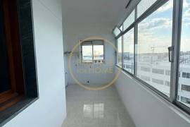 Bright 2 bedroom apartment with sea and mountain views