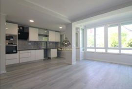 Renovated T2 Apartment in Oeiras