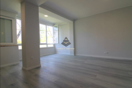 Renovated T2 Apartment in Oeiras