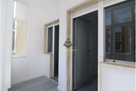 Renovated T2 Apartment in Oeiras