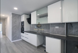 Renovated T2 Apartment in Oeiras