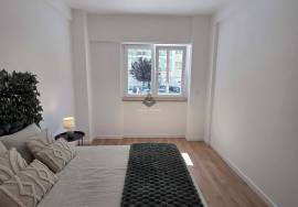 Renovated T2 with 2 bathrooms in Benfica