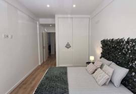Renovated T2 with 2 bathrooms in Benfica
