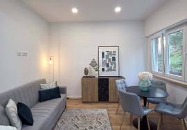 Renovated T2 with 2 bathrooms in Benfica