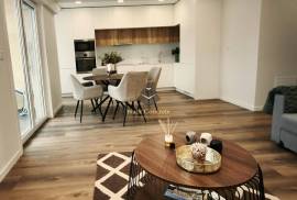 Renovated T3 Apartment in Benfica