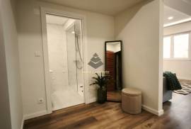 Renovated T3 Apartment in Benfica