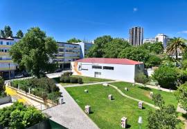 2 Bedroom Apartment | For remodeling | Alvalade