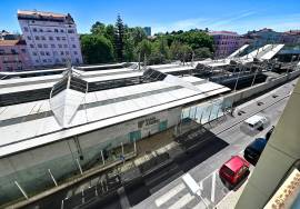 2 Bedroom Apartment | For remodeling | Alvalade