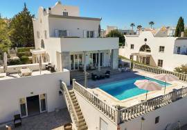 Tavira – luxury 4-bedroom villa with pool, views and garage