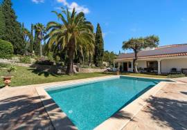 Santa Bárbara de Nexe – south-facing 4-bedroom villa with ocean views