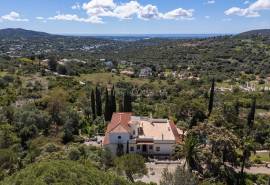 Santa Bárbara de Nexe – south-facing 4-bedroom villa with ocean views
