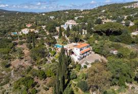 Santa Bárbara de Nexe – south-facing 4-bedroom villa with ocean views