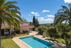 Santa Bárbara de Nexe – south-facing 4-bedroom villa with ocean views