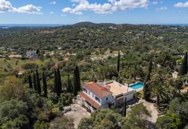 Santa Bárbara de Nexe – south-facing 4-bedroom villa with ocean views
