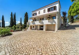 Santa Bárbara de Nexe – south-facing 4-bedroom villa with ocean views