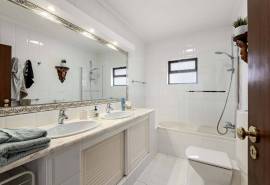 Tranquil 3-bedroom villa on large private plot close to Carvoeiro