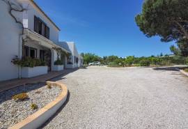 Tranquil 3-bedroom villa on large private plot close to Carvoeiro