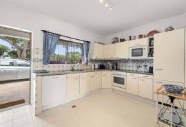 Tranquil 3-bedroom villa on large private plot close to Carvoeiro