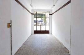 Open-plan commercial premises with shop window in Rekalde, with 3m façade (Bilbao)
