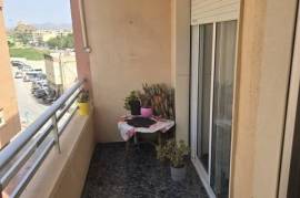 Spacious 4-bedroom apartment with balcony and unobstructed views in Callosa de Segura