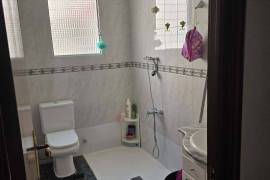 Spacious 4-bedroom apartment with balcony and unobstructed views in Callosa de Segura