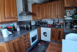 Charming semi-detached villa with garden, terrace and space for vehicles