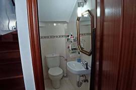 Charming semi-detached villa with garden, terrace and space for vehicles