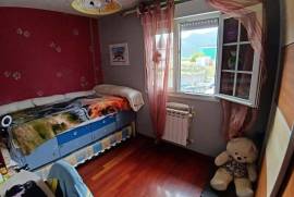 Charming semi-detached villa with garden, terrace and space for vehicles