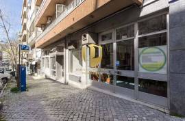 Shop/Commercial space used with 550 m 2 for offices with 16 rooms in the center of Lisbon, Avenues Novas, Parish of Arroios